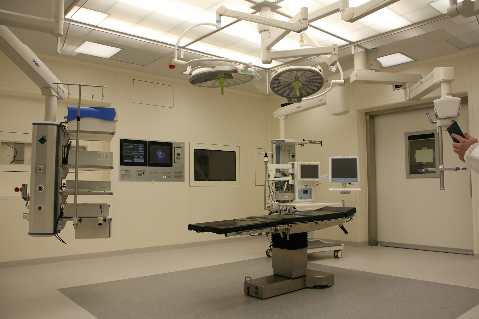 Healthcare asset visibility and RFID tracking